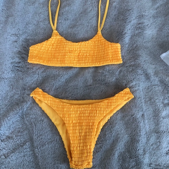 Bathing suit - Picture 1 of 2